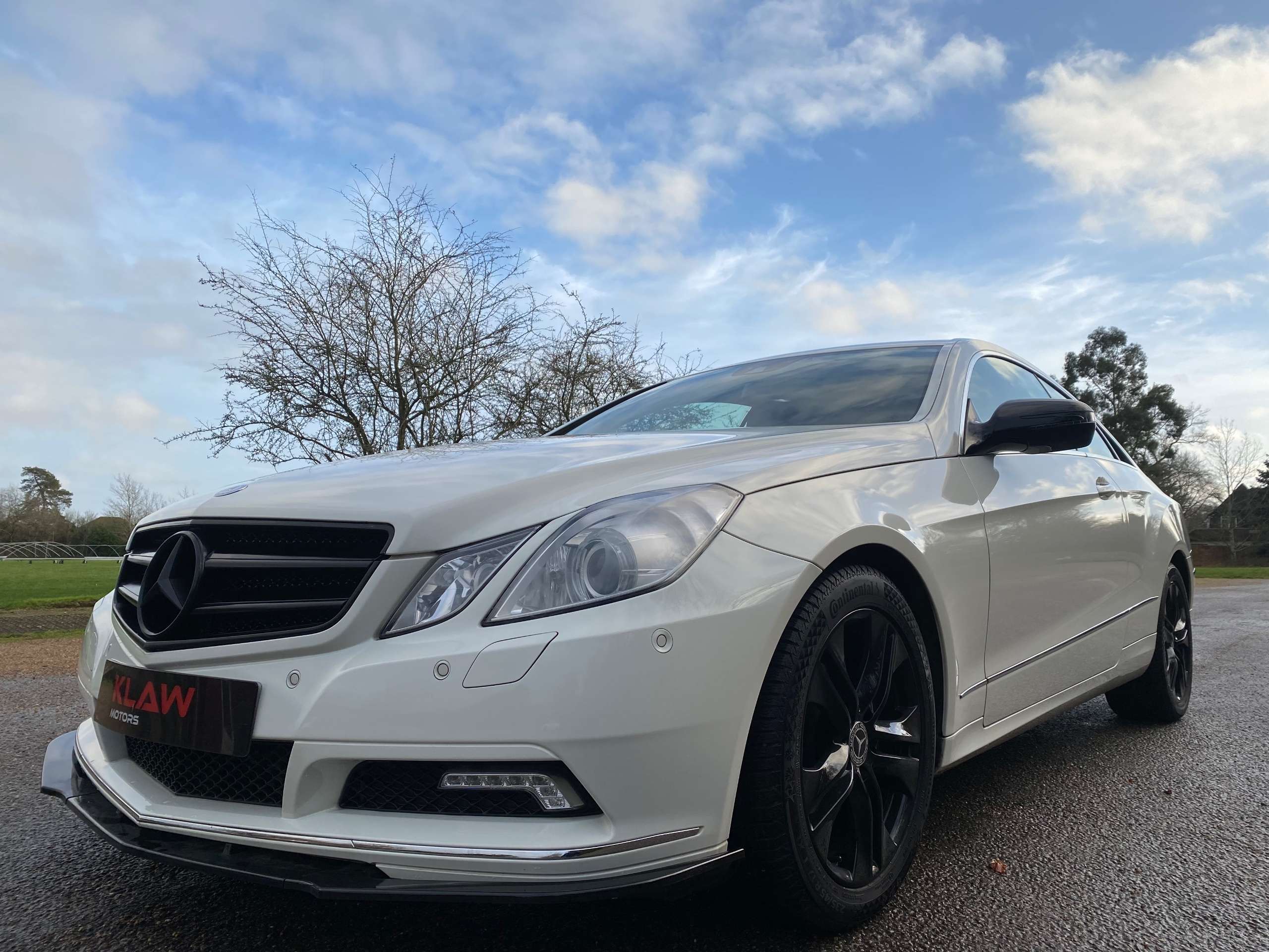 A 2009 MERCEDES-BENZ E CLASS 3.5 E350 CGI V6 BlueEfficiency Sport G-Tronic Euro 5 2dr A 2009 MERCEDES-BENZ E CLASS 3.5 E350 CGI V6 BlueEfficiency Sport G-Tronic Euro 5 2dr