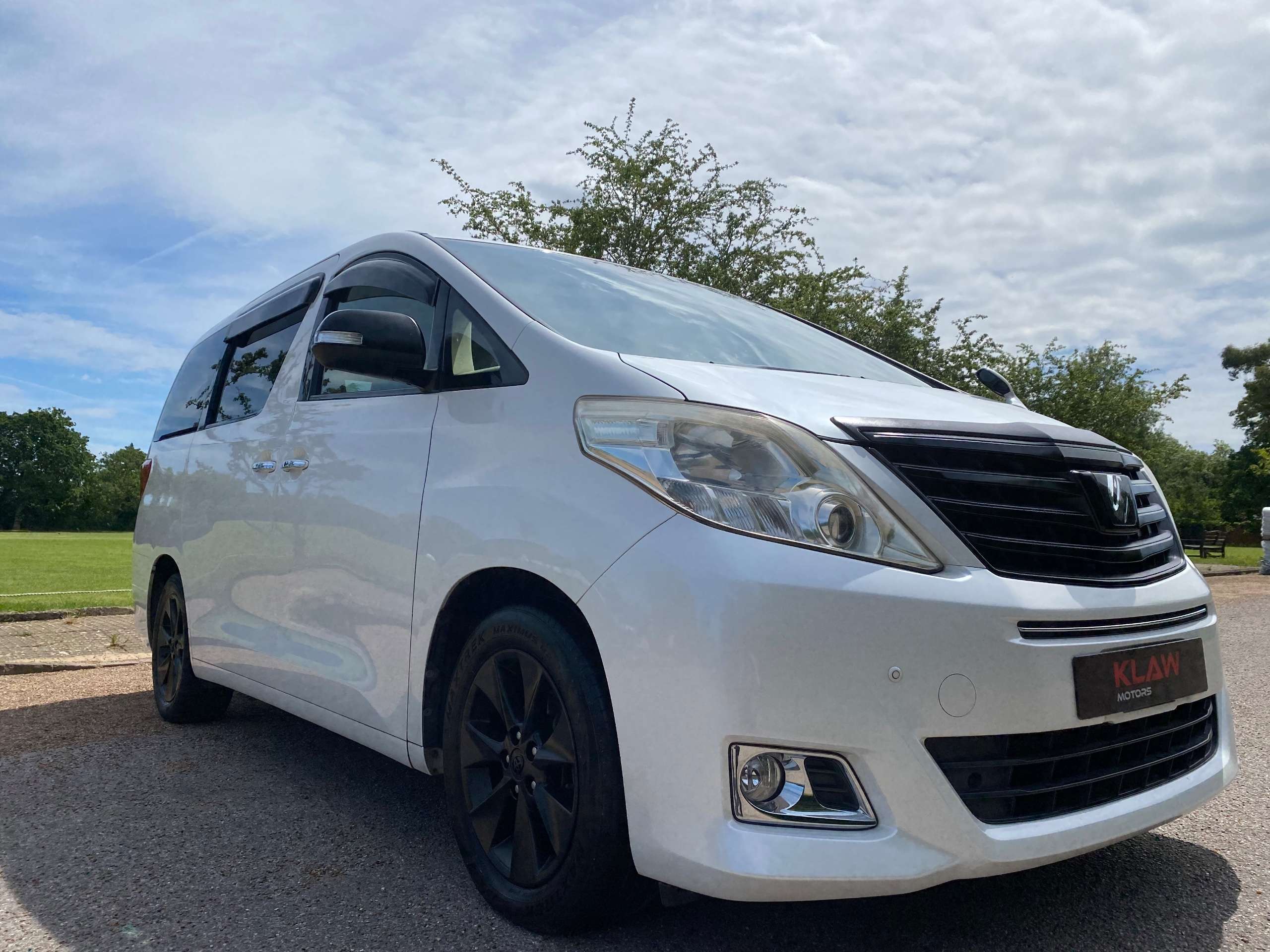 A 2012 TOYOTA ALPHARD 240 G 2.4 Petrol 8 Seats MPV 5dr A 2012 TOYOTA ALPHARD 240 G 2.4 Petrol 8 Seats MPV 5dr