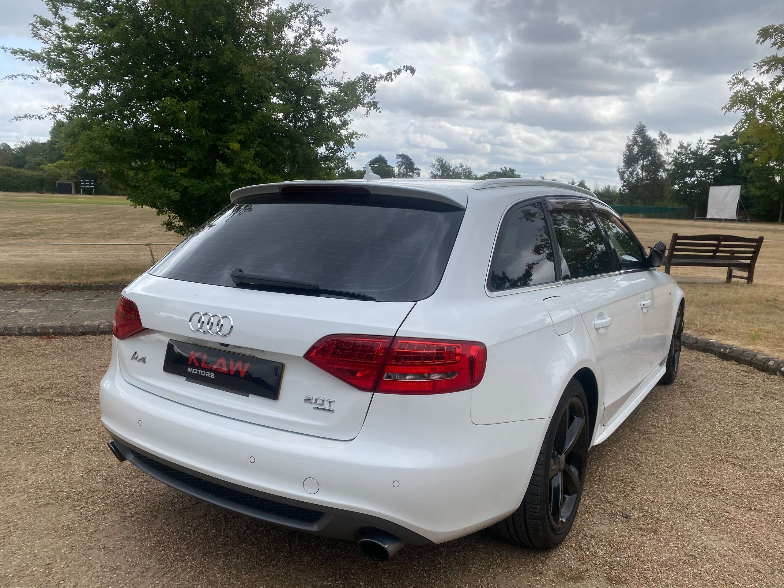 A 2011 AUDI A4 AVANT 2.0 TFSI S Line Quattro S Tronic Euro 5 5dr A 2011 AUDI A4 AVANT 2.0 TFSI S Line Quattro S Tronic Euro 5 5dr