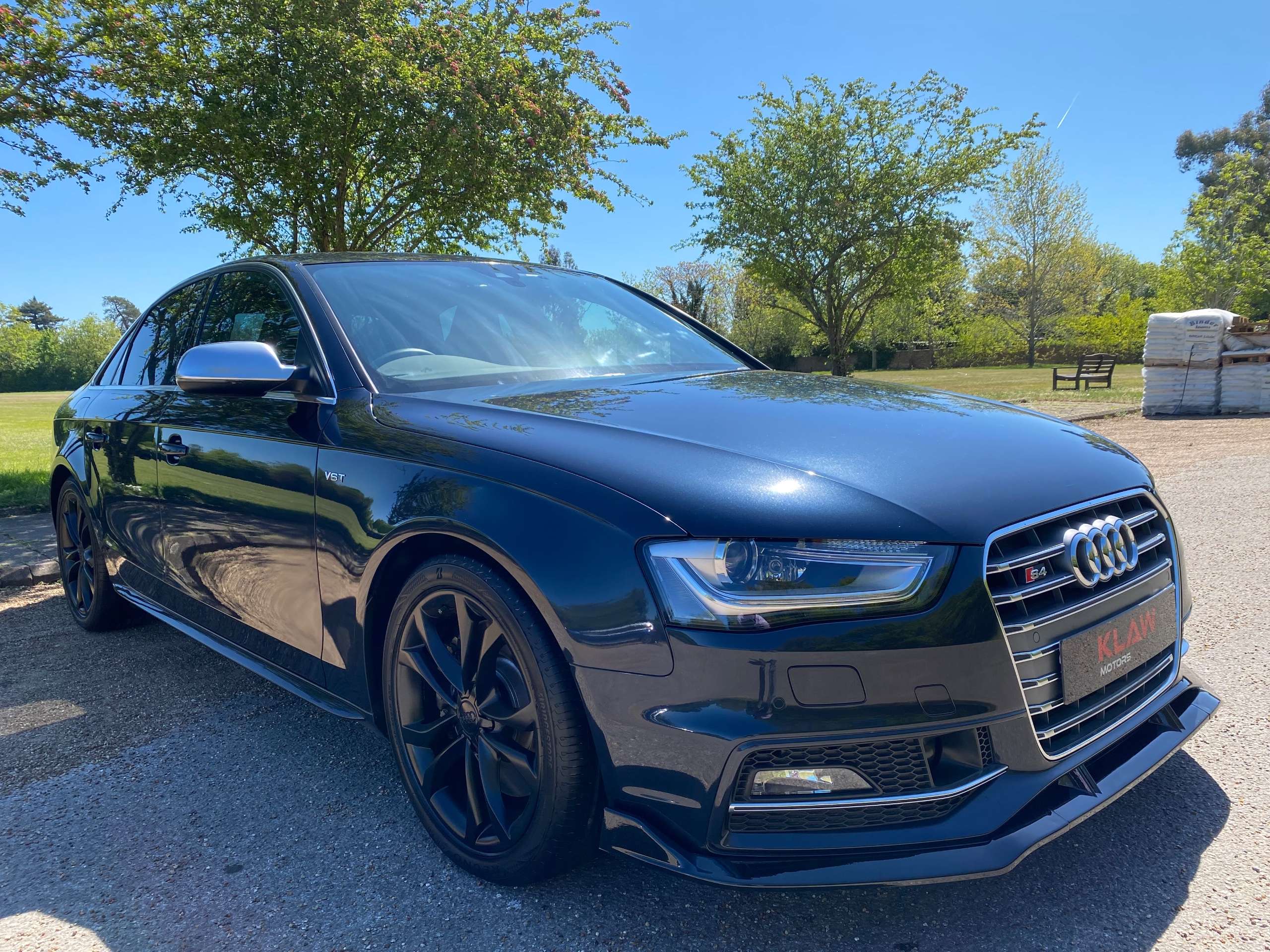A 2015 AUDI S4 B8.5 3.0 V6 SUPERCHARGED S TRONIC QUATTRO (NAV) AUTO PETROL 4dr EURO 6(s/s) 333PS A 2015 AUDI S4 B8.5 3.0 V6 SUPERCHARGED S TRONIC QUATTRO (NAV) AUTO PETROL 4dr EURO 6(s/s) 333PS