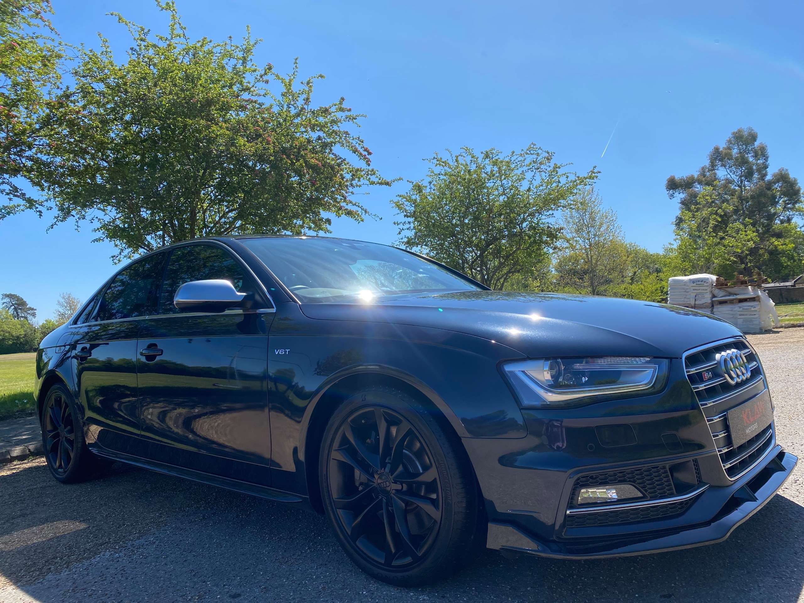 A 2015 AUDI S4 B8.5 3.0 V6 SUPERCHARGED S TRONIC QUATTRO (NAV) AUTO PETROL 4dr EURO 6(s/s) 333PS A 2015 AUDI S4 B8.5 3.0 V6 SUPERCHARGED S TRONIC QUATTRO (NAV) AUTO PETROL 4dr EURO 6(s/s) 333PS