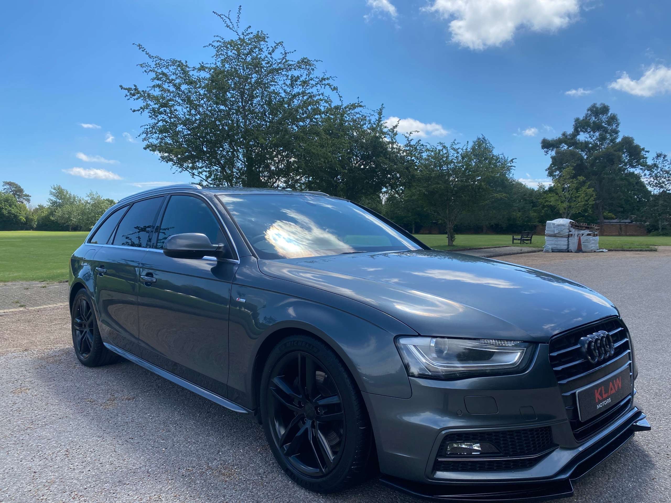 A 2013 AUDI A4 AVANT 2.0 TFSI S Line B8 Estate 5dr Petrol Automatic Euro 5 A 2013 AUDI A4 AVANT 2.0 TFSI S Line B8 Estate 5dr Petrol Automatic Euro 5