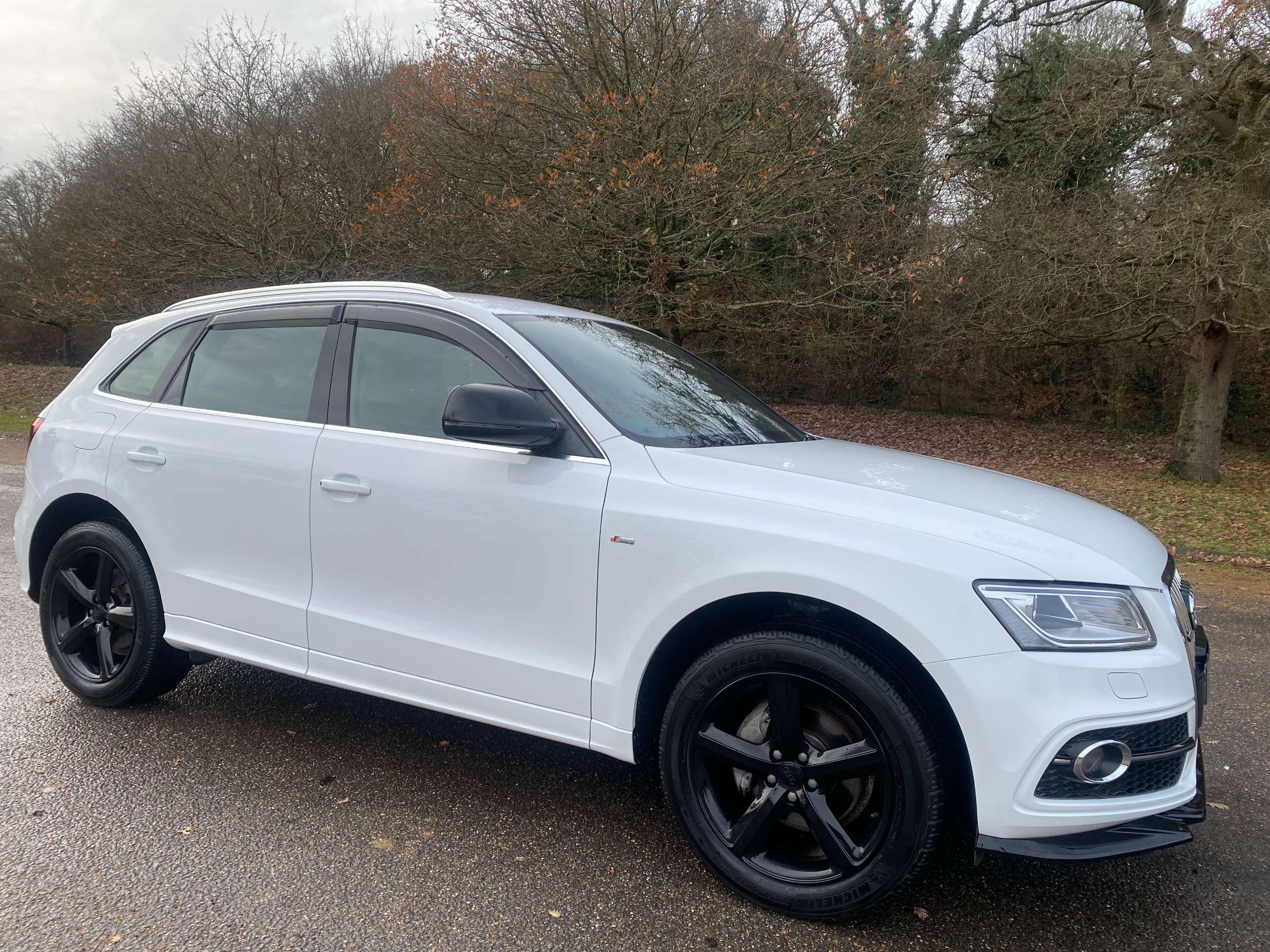 A 2013 AUDI Q5 2.0 TFSI S line Plus SUV 5dr Petrol Tiptronic quattro (s/s) A 2013 AUDI Q5 2.0 TFSI S line Plus SUV 5dr Petrol Tiptronic quattro (s/s)