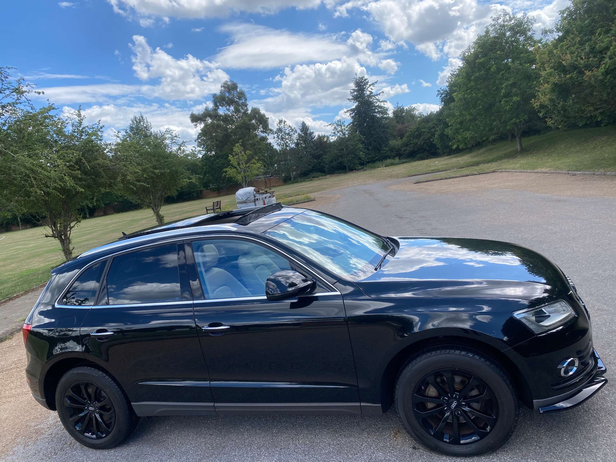 A 2015 AUDI Q5 8R 2.0 TFSI SE SUV 5dr Petrol Tiptronic quattro (s/s) 227 BHP A 2015 AUDI Q5 8R 2.0 TFSI SE SUV 5dr Petrol Tiptronic quattro (s/s) 227 BHP