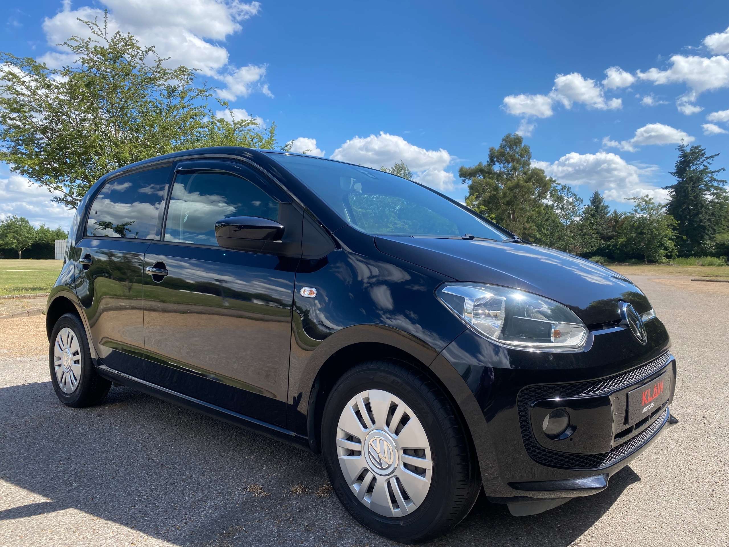 A 2015 VOLKSWAGEN UP! 1.0 Move UP Bluemotion ASG Auto Petrol 5dr Hatchback Euro 6 A 2015 VOLKSWAGEN UP! 1.0 Move UP Bluemotion ASG Auto Petrol 5dr Hatchback Euro 6