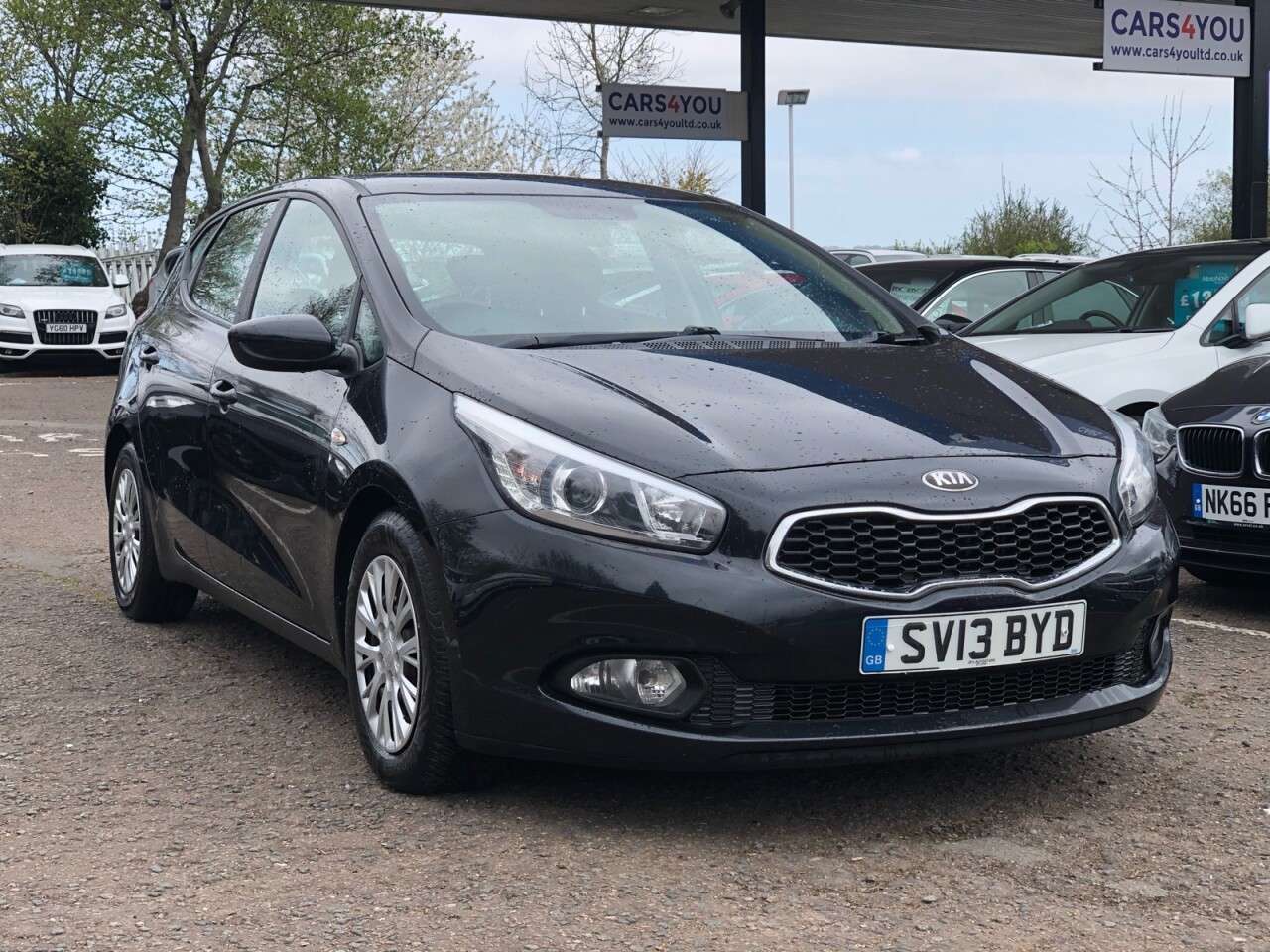 A 2013 KIA CEED 1.6 CRDI 1 ECODYNAMICS 5d 126 BHP 15 INCH ALLOY WHEELS + BLUETOOTH + A 2013 KIA CEED 1.6 CRDI 1 ECODYNAMICS 5d 126 BHP 15 INCH ALLOY WHEELS + BLUETOOTH +