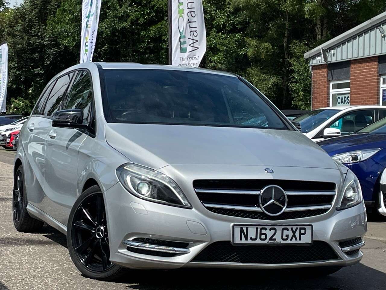 A 2012 MERCEDES-BENZ B-CLASS 1.6 B180 BLUEEFFICIENCY SPORT 5d 122 BHP 18" AMG ALLOYS + A 2012 MERCEDES-BENZ B-CLASS 1.6 B180 BLUEEFFICIENCY SPORT 5d 122 BHP 18" AMG ALLOYS +