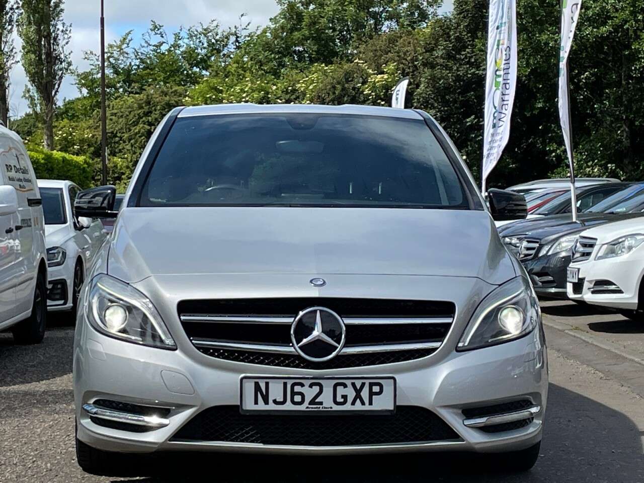 A 2012 MERCEDES-BENZ B-CLASS 1.6 B180 BLUEEFFICIENCY SPORT 5d 122 BHP 18" AMG ALLOYS + A 2012 MERCEDES-BENZ B-CLASS 1.6 B180 BLUEEFFICIENCY SPORT 5d 122 BHP 18" AMG ALLOYS +
