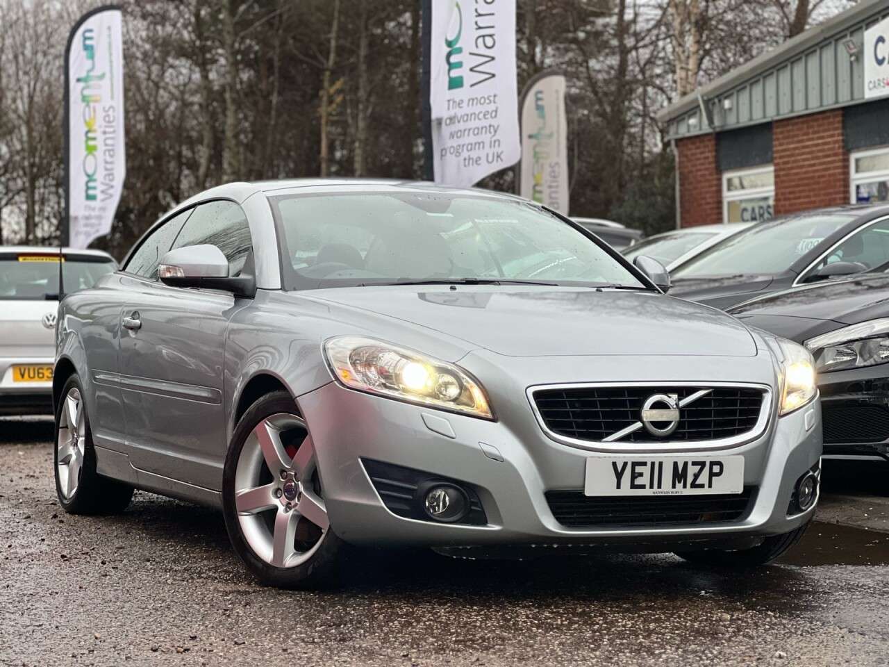A 2011 VOLVO C70 D3 SE LUX A 2011 VOLVO C70 D3 SE LUX
