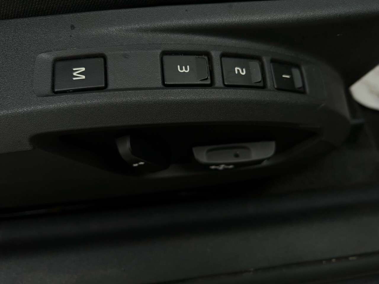 2011 VOLVO C70 2011 VOLVO C70