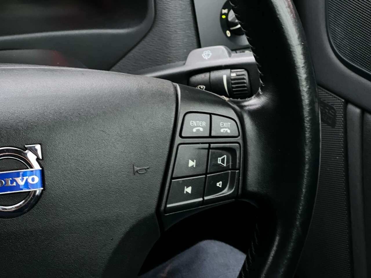 2011 VOLVO C70 2011 VOLVO C70