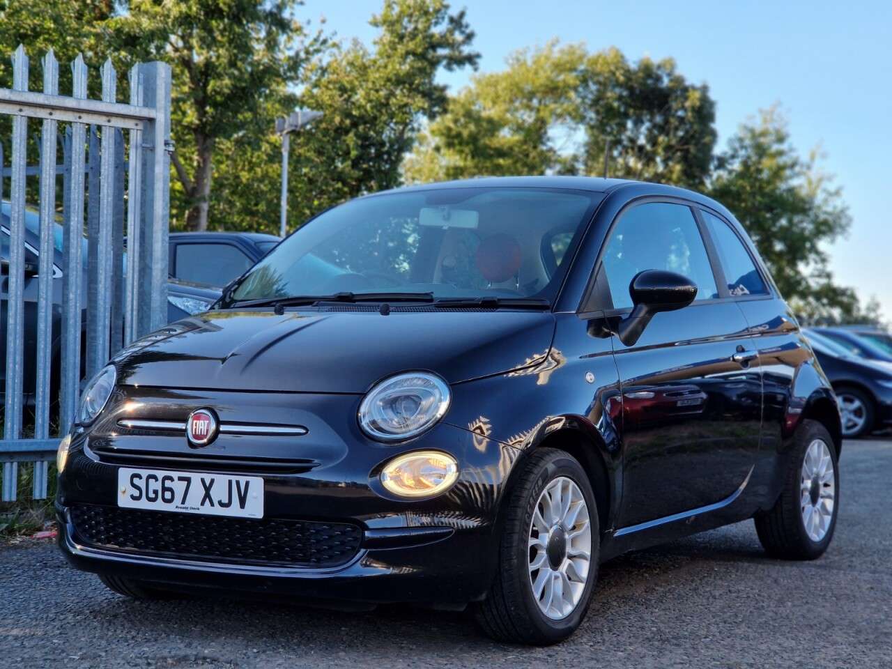 A 2017 FIAT 500 POP STAR A 2017 FIAT 500 POP STAR