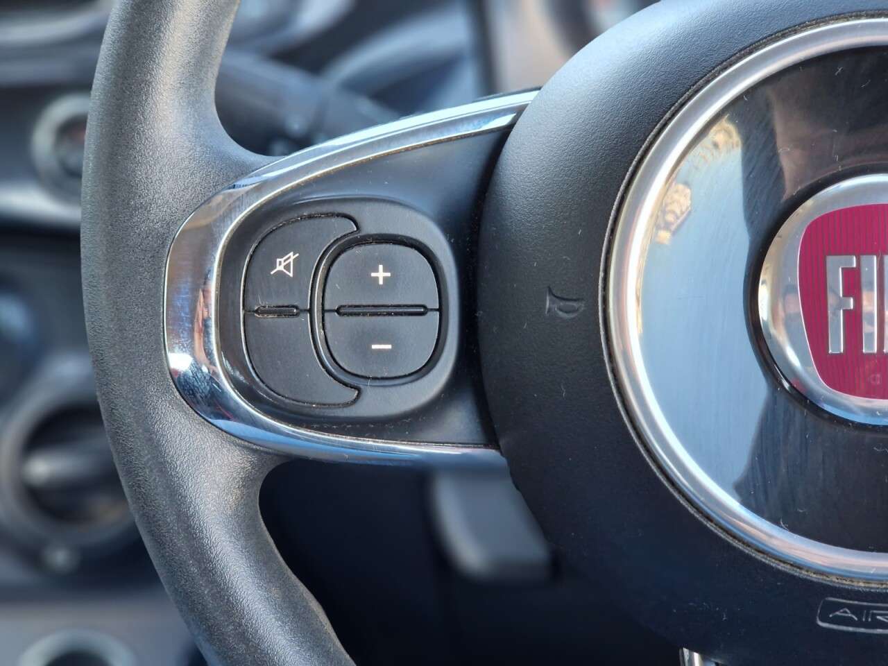 2017 FIAT 500 2017 FIAT 500