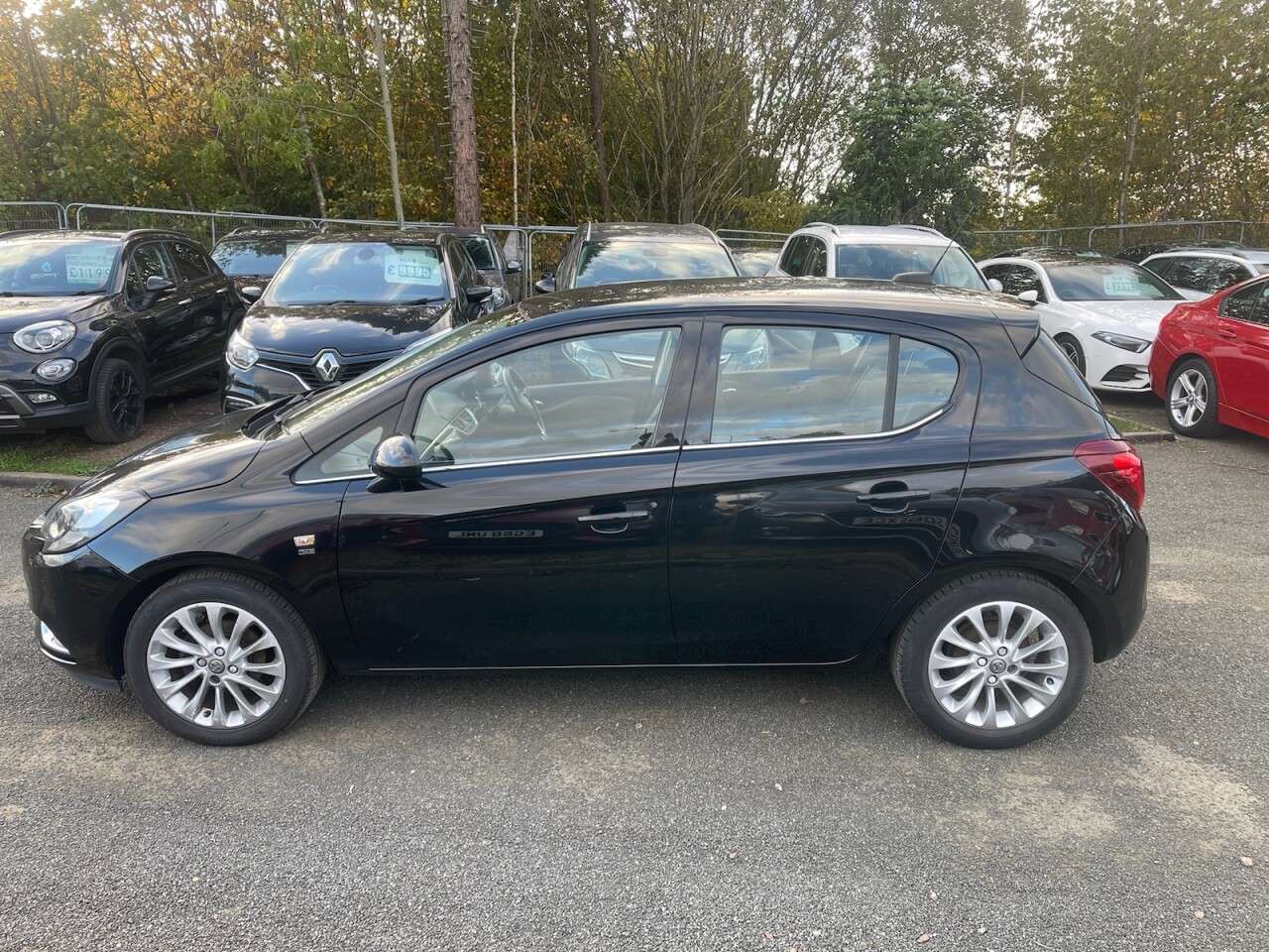 A 2017 VAUXHALL CORSA 1.4 SE ECOFLEX 5d 89 BHP APPLE CAR PLAY + A 2017 VAUXHALL CORSA 1.4 SE ECOFLEX 5d 89 BHP APPLE CAR PLAY +