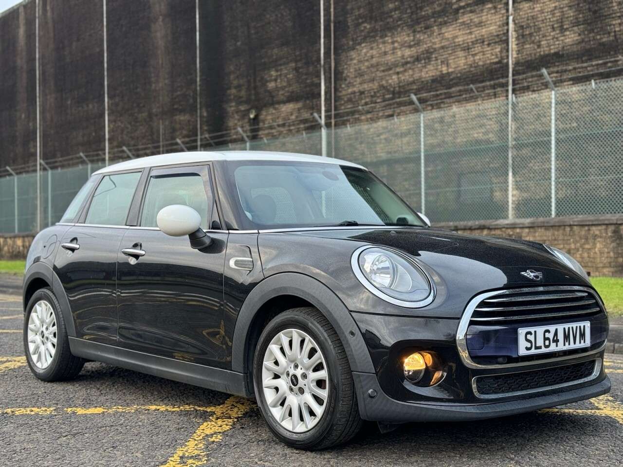 A 2014 MINI MINI COOPER A 2014 MINI MINI COOPER