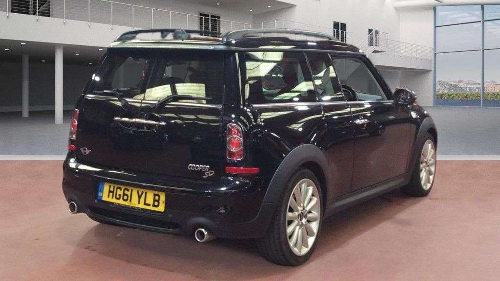 2011 MINI CLUBMAN 2011 MINI CLUBMAN