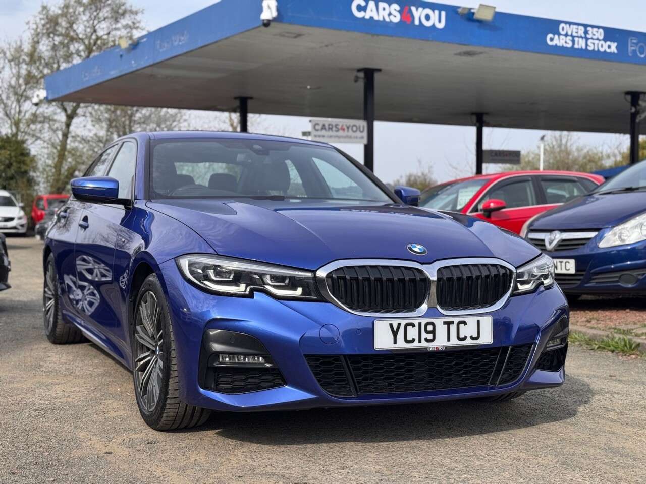 A 2019 BMW 3 SERIES 2.0 320d M Sport Saloon 4dr Diesel Auto xDrive Euro 6 (s/s) (190 ps) PARK A A 2019 BMW 3 SERIES 2.0 320d M Sport Saloon 4dr Diesel Auto xDrive Euro 6 (s/s) (190 ps) PARK A