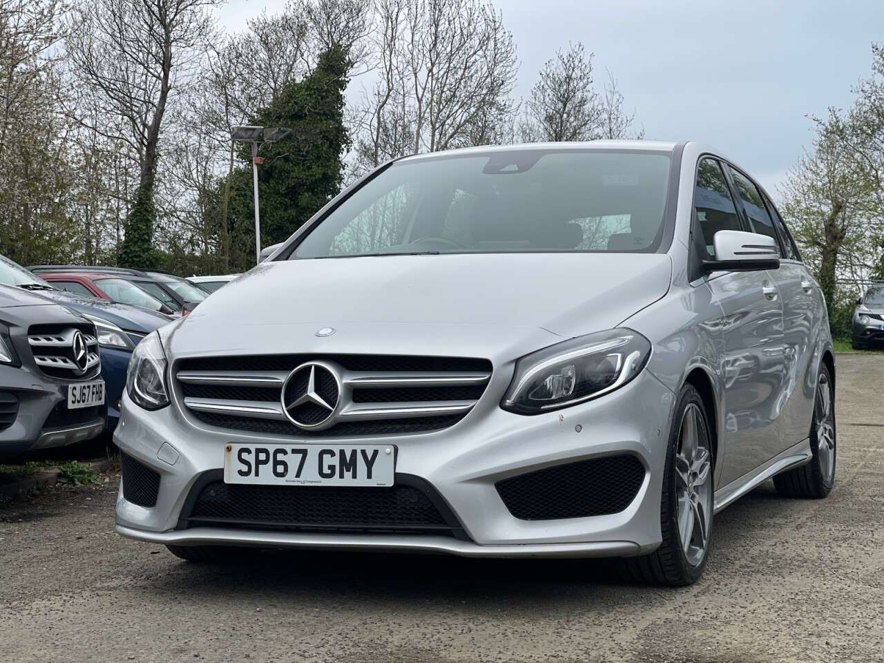 A 2017 MERCEDES-BENZ B-CLASS 2.1 B200d AMG Line (Premium) MPV 5dr Diesel 7G-DCT Euro 6 (s/s) (136 ps) A 2017 MERCEDES-BENZ B-CLASS 2.1 B200d AMG Line (Premium) MPV 5dr Diesel 7G-DCT Euro 6 (s/s) (136 ps)