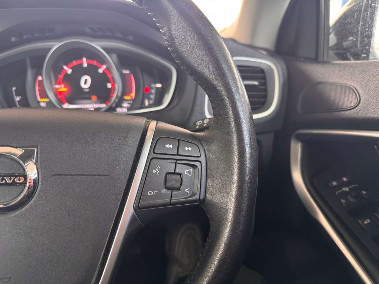 2018 VOLVO V40 CROSS COUNTRY 2018 VOLVO V40 CROSS COUNTRY