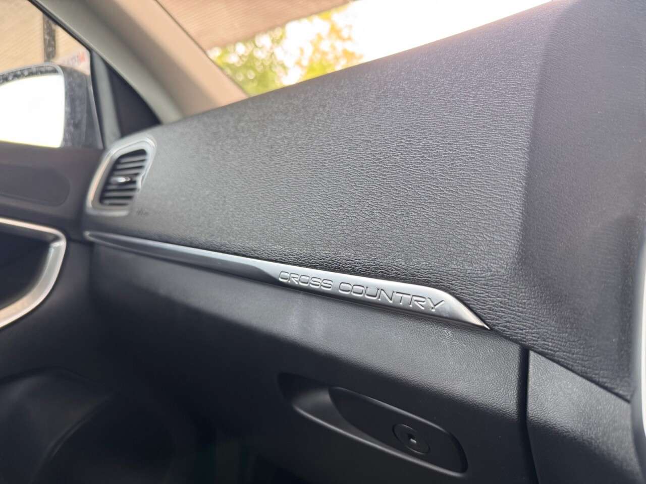 2018 VOLVO V40 CROSS COUNTRY 2018 VOLVO V40 CROSS COUNTRY