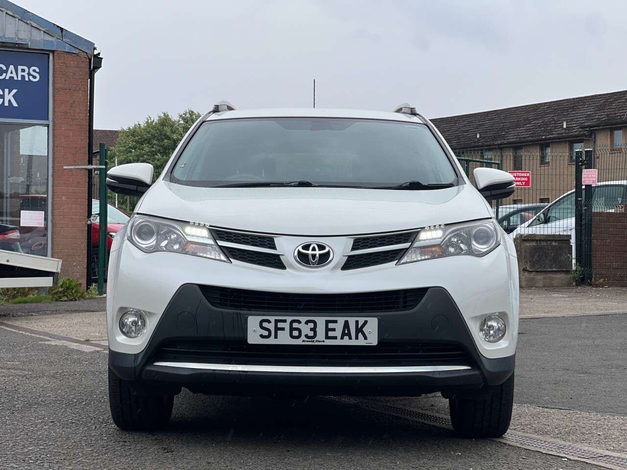 A 2013 TOYOTA RAV4 2.2 D-CAT Invincible SUV 5dr Diesel Auto 4WD Euro 5 (150 ps) REVERSING CAME A 2013 TOYOTA RAV4 2.2 D-CAT Invincible SUV 5dr Diesel Auto 4WD Euro 5 (150 ps) REVERSING CAME