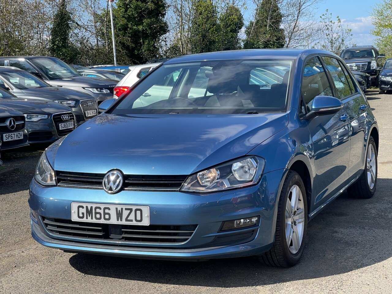 A 2017 VOLKSWAGEN GOLF 1.4 TSI BlueMotion Tech Match Edition Hatchback 5dr Petrol DSG Euro 6 (s/s) A 2017 VOLKSWAGEN GOLF 1.4 TSI BlueMotion Tech Match Edition Hatchback 5dr Petrol DSG Euro 6 (s/s)