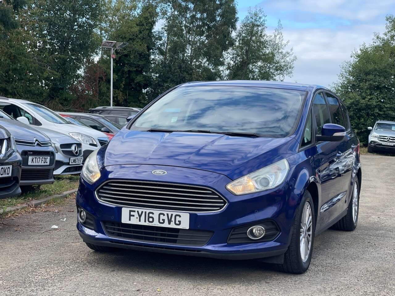 A 2016 FORD S-MAX 2.0 TDCi Zetec MPV 5dr Diesel Powershift Euro 6 (s/s) (150 ps) A 2016 FORD S-MAX 2.0 TDCi Zetec MPV 5dr Diesel Powershift Euro 6 (s/s) (150 ps)
