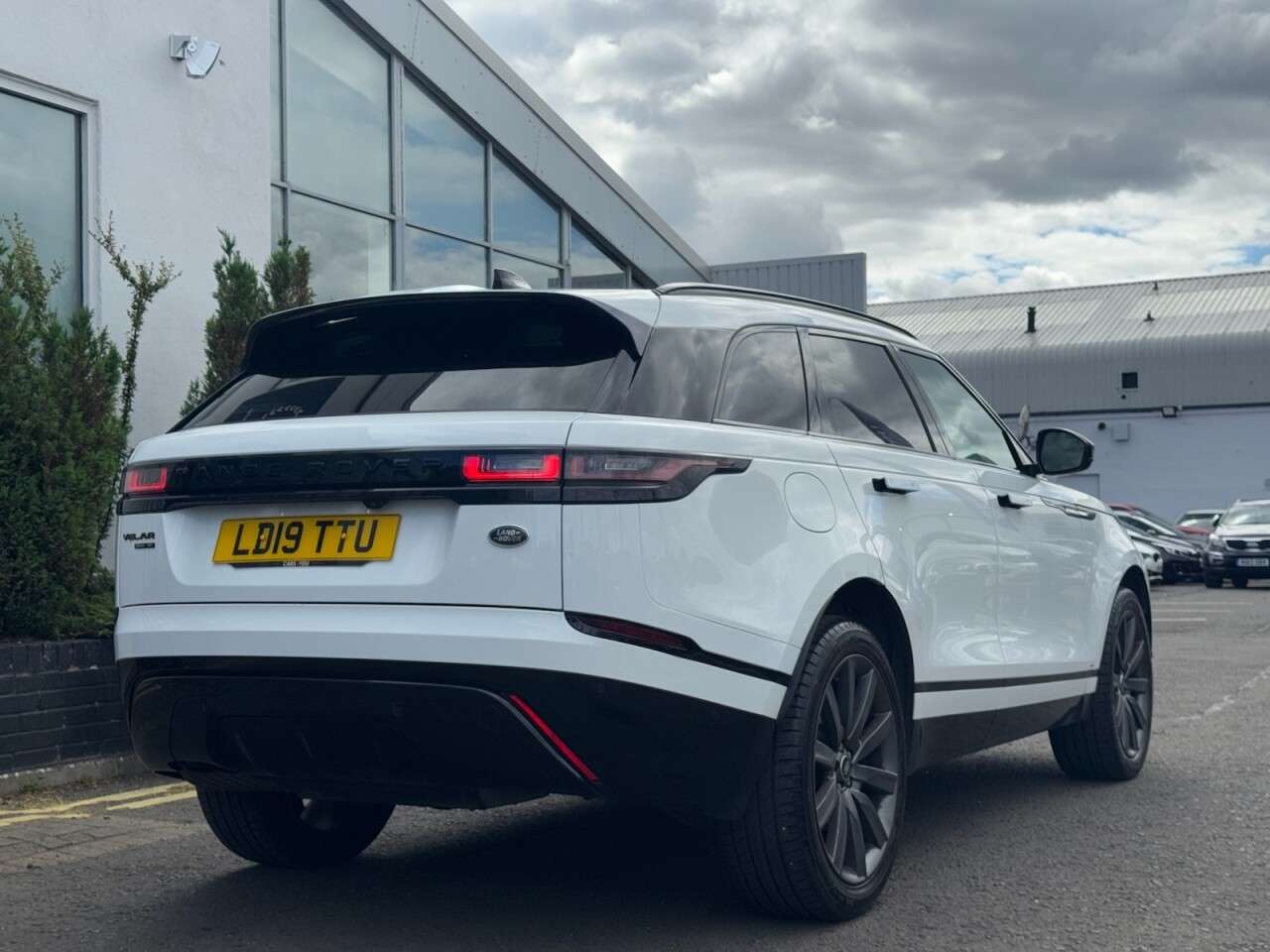 2019 LAND ROVER RANGE ROVER VELAR 2019 LAND ROVER RANGE ROVER VELAR