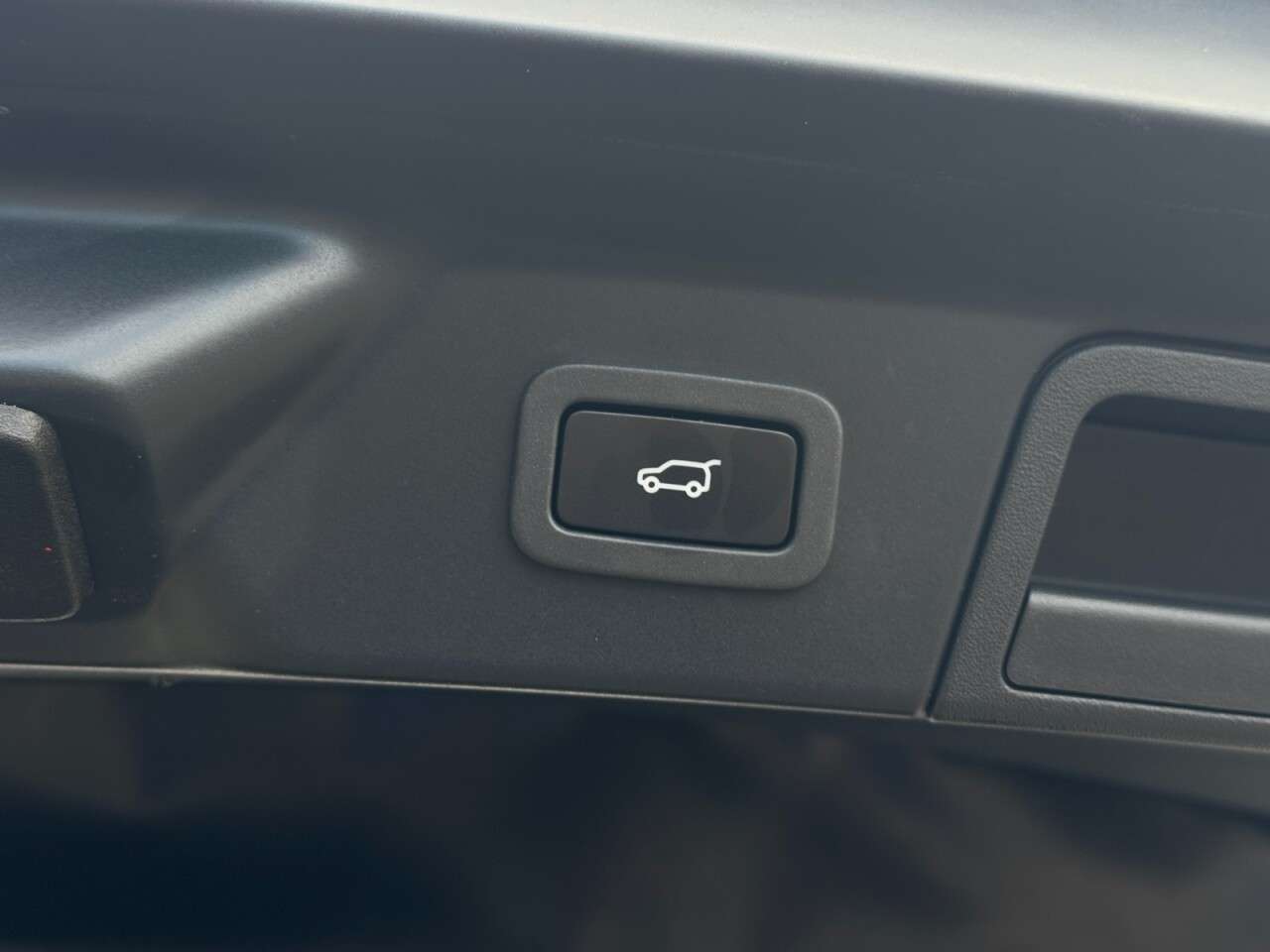 2019 LAND ROVER RANGE ROVER VELAR 2019 LAND ROVER RANGE ROVER VELAR