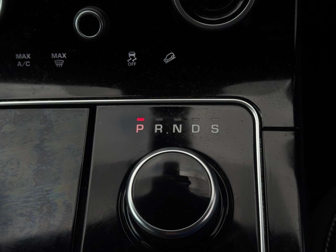 2019 LAND ROVER RANGE ROVER VELAR 2019 LAND ROVER RANGE ROVER VELAR