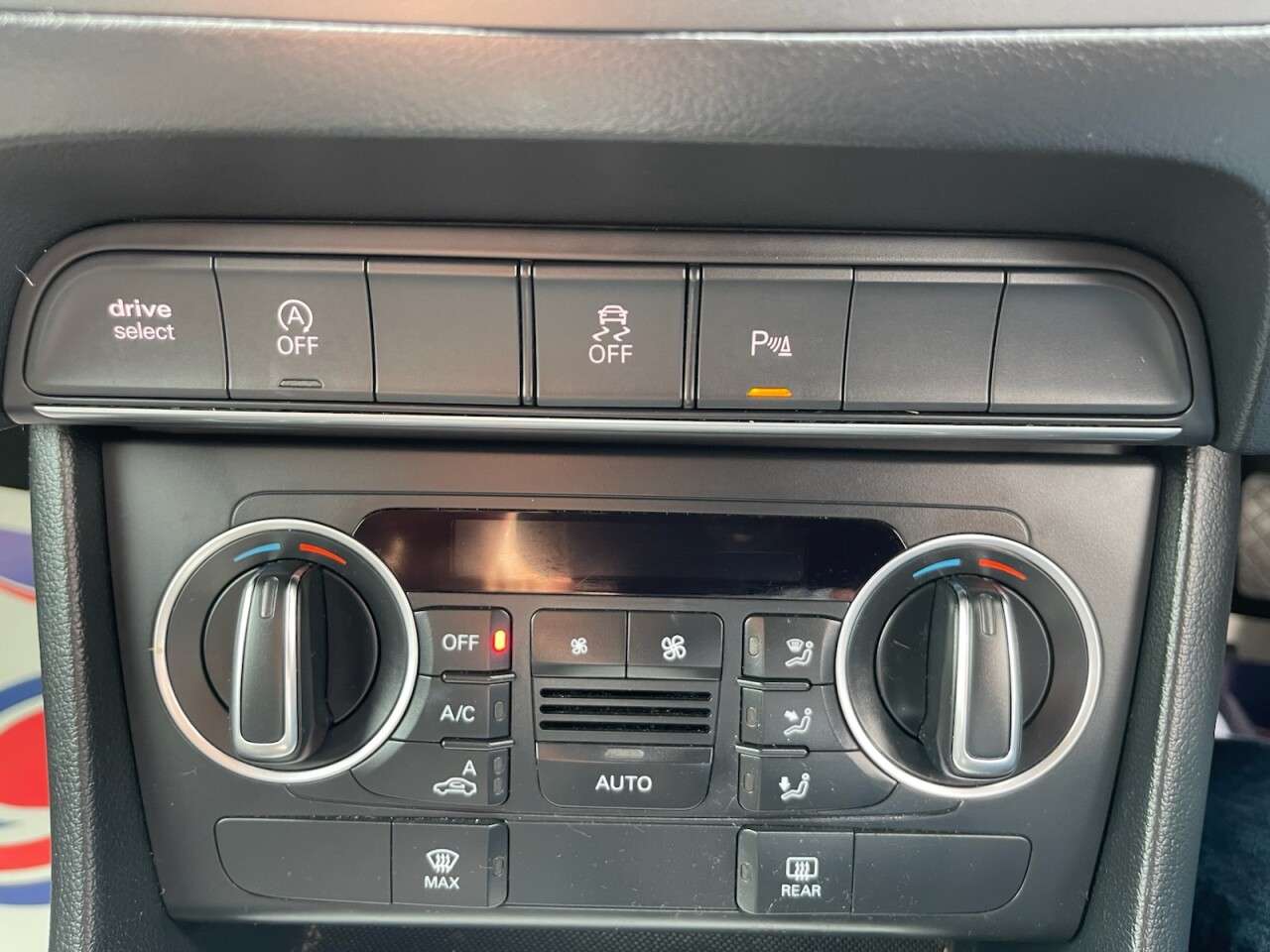 2015 AUDI Q3 2015 AUDI Q3