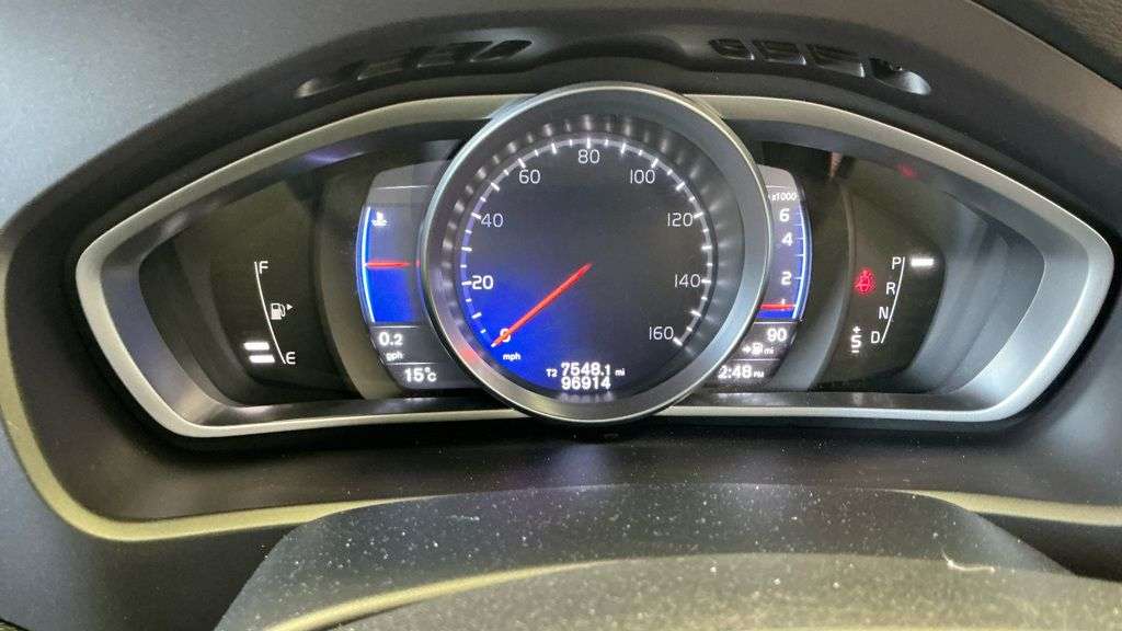 2019 VOLVO V40 2019 VOLVO V40