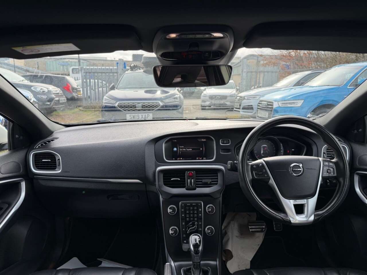 2019 VOLVO V40 2019 VOLVO V40