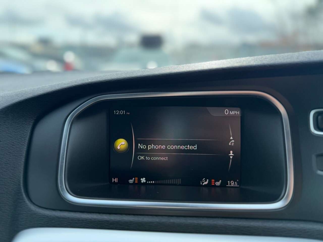 2019 VOLVO V40 2019 VOLVO V40