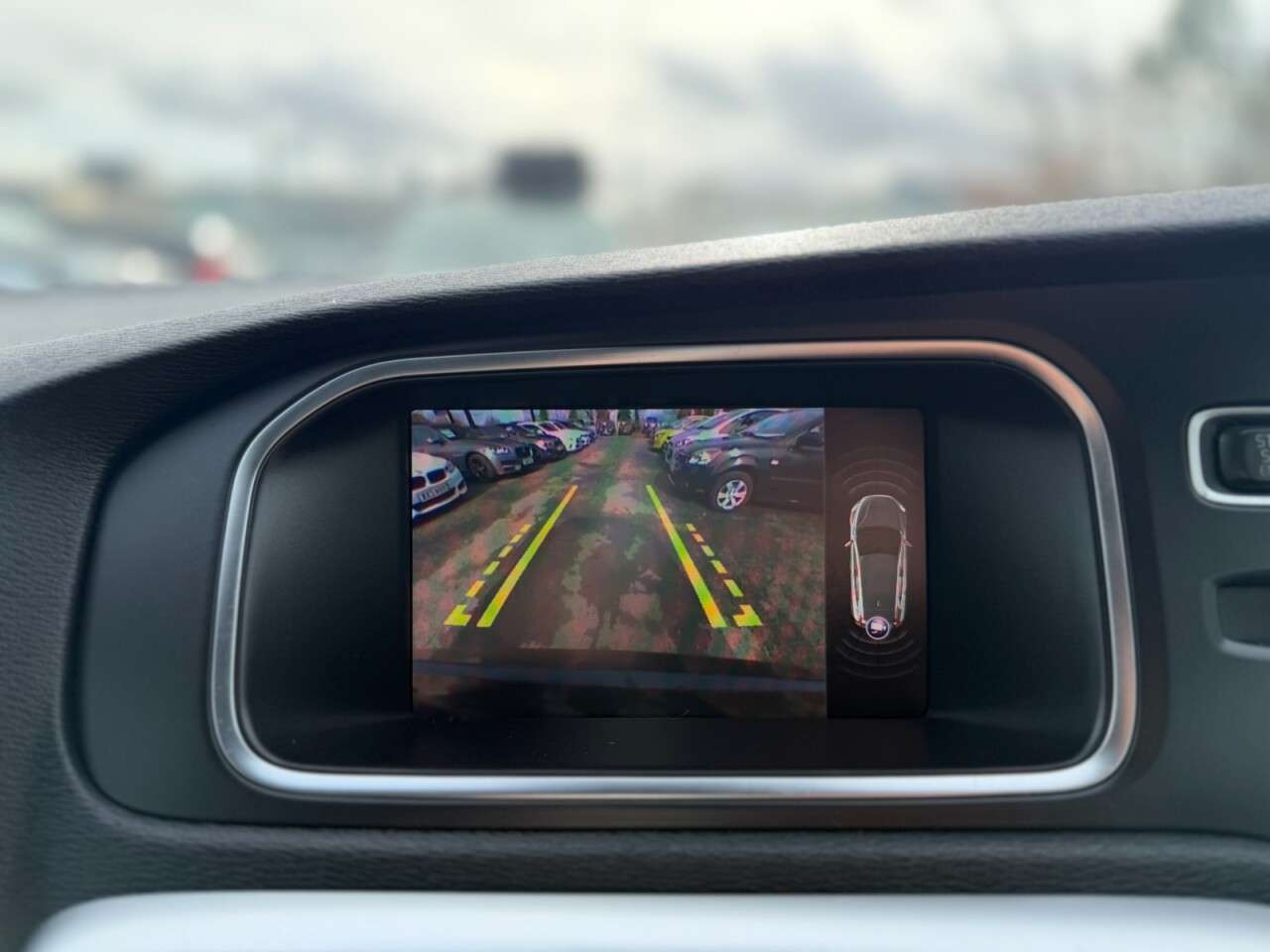 2019 VOLVO V40 2019 VOLVO V40