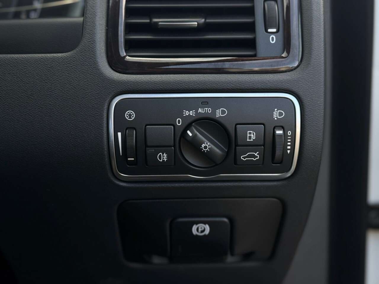 2016 VOLVO XC70 2016 VOLVO XC70