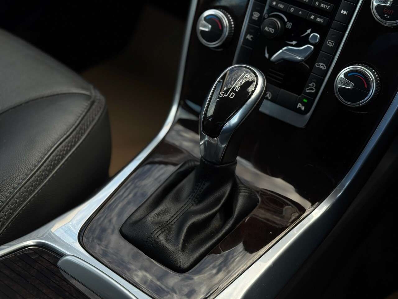 2016 VOLVO XC70 2016 VOLVO XC70