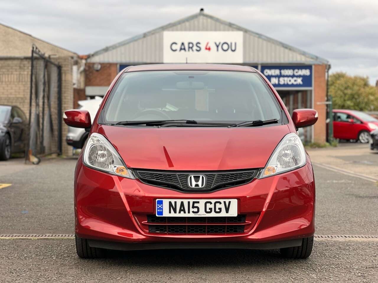 A 2015 HONDA JAZZ 1.4 i-VTEC ES Plus Hatchback 5dr Petrol CVT Euro 5 (99 ps) A 2015 HONDA JAZZ 1.4 i-VTEC ES Plus Hatchback 5dr Petrol CVT Euro 5 (99 ps)
