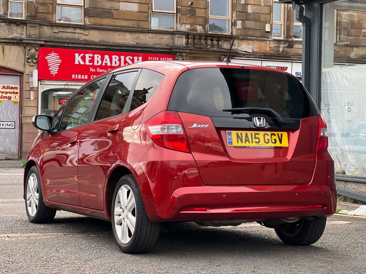 A 2015 HONDA JAZZ 1.4 i-VTEC ES Plus Hatchback 5dr Petrol CVT Euro 5 (99 ps) A 2015 HONDA JAZZ 1.4 i-VTEC ES Plus Hatchback 5dr Petrol CVT Euro 5 (99 ps)