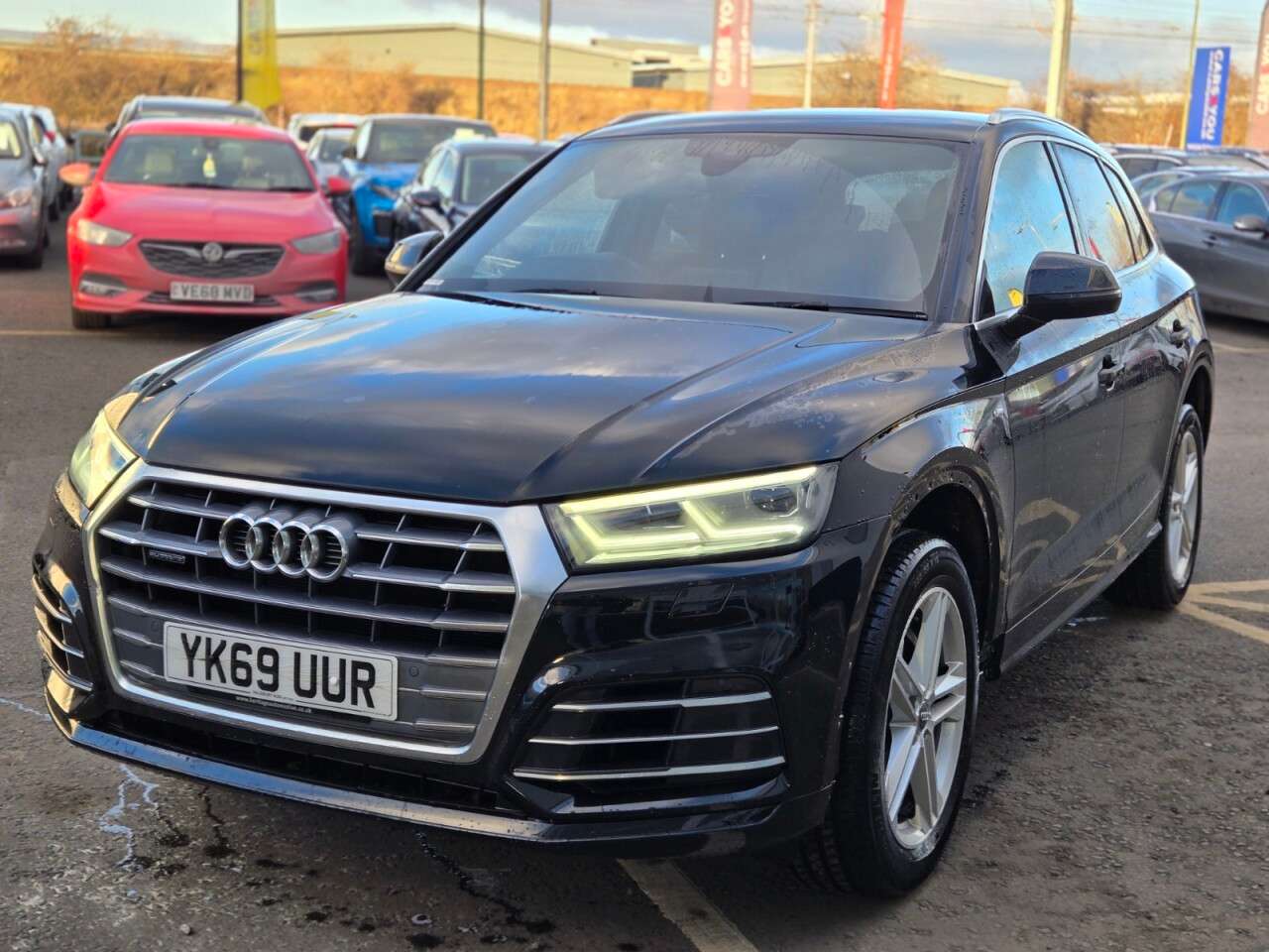 A 2019 AUDI Q5 2.0 TDI 40 S line SUV 5dr Diesel S Tronic quattro Euro 6 (s/s) (190 ps) A 2019 AUDI Q5 2.0 TDI 40 S line SUV 5dr Diesel S Tronic quattro Euro 6 (s/s) (190 ps)