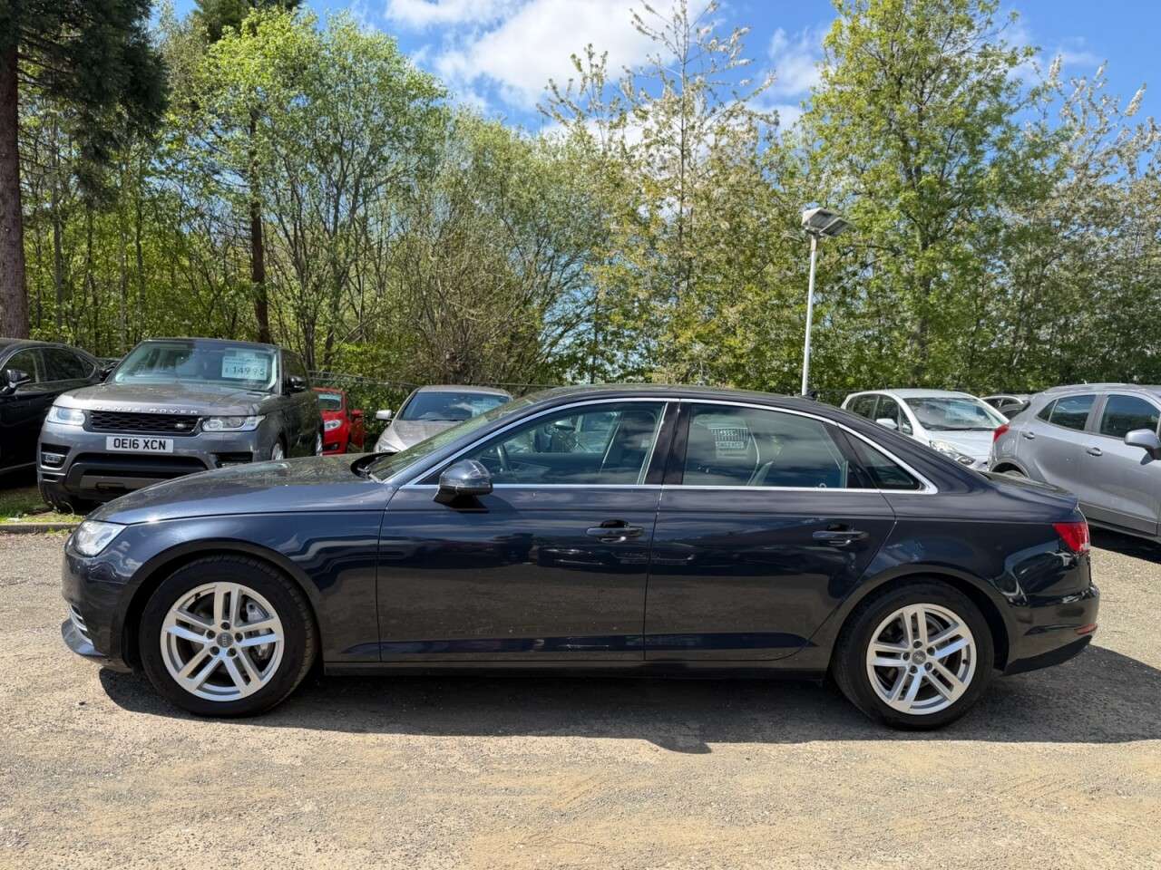 A 2016 AUDI A4 2.0 TDI ultra Sport Saloon 4dr Diesel S Tronic Euro 6 (s/s) (190 ps) A 2016 AUDI A4 2.0 TDI ultra Sport Saloon 4dr Diesel S Tronic Euro 6 (s/s) (190 ps)