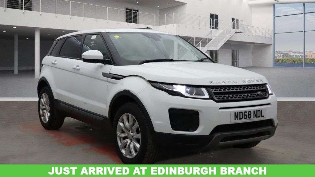 A 2019 LAND ROVER RANGE ROVER EVOQUE 2.0 TD4 SE SUV 5dr Diesel Auto 4WD Euro 6 (s/s) (180 ps) A 2019 LAND ROVER RANGE ROVER EVOQUE 2.0 TD4 SE SUV 5dr Diesel Auto 4WD Euro 6 (s/s) (180 ps)