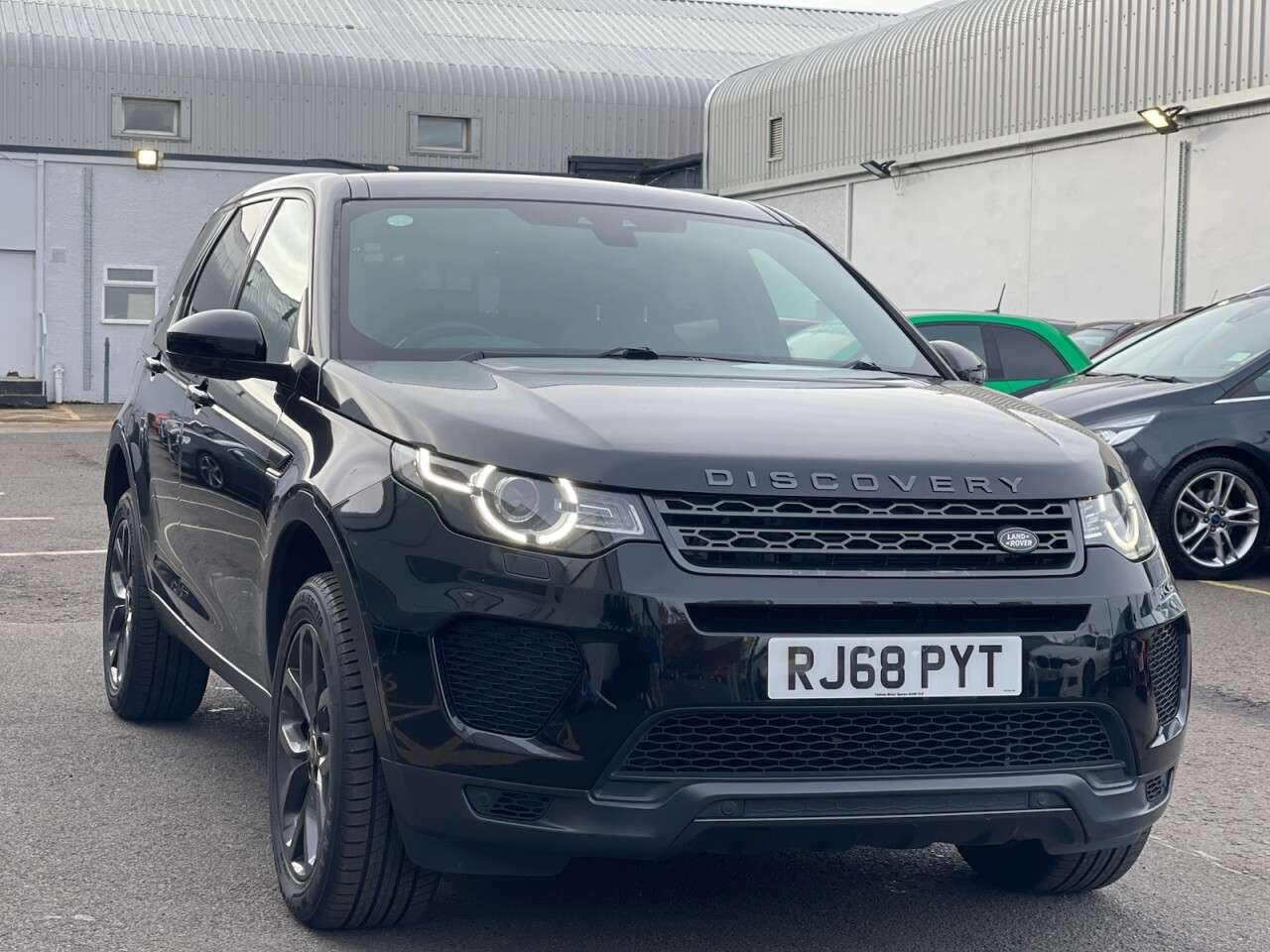 A 2018 LAND ROVER DISCOVERY SPORT 2.0 TD4 Landmark SUV 5dr Diesel Auto 4WD Euro 6 (s/s) (180 ps) BLUETOOTH + A 2018 LAND ROVER DISCOVERY SPORT 2.0 TD4 Landmark SUV 5dr Diesel Auto 4WD Euro 6 (s/s) (180 ps) BLUETOOTH +