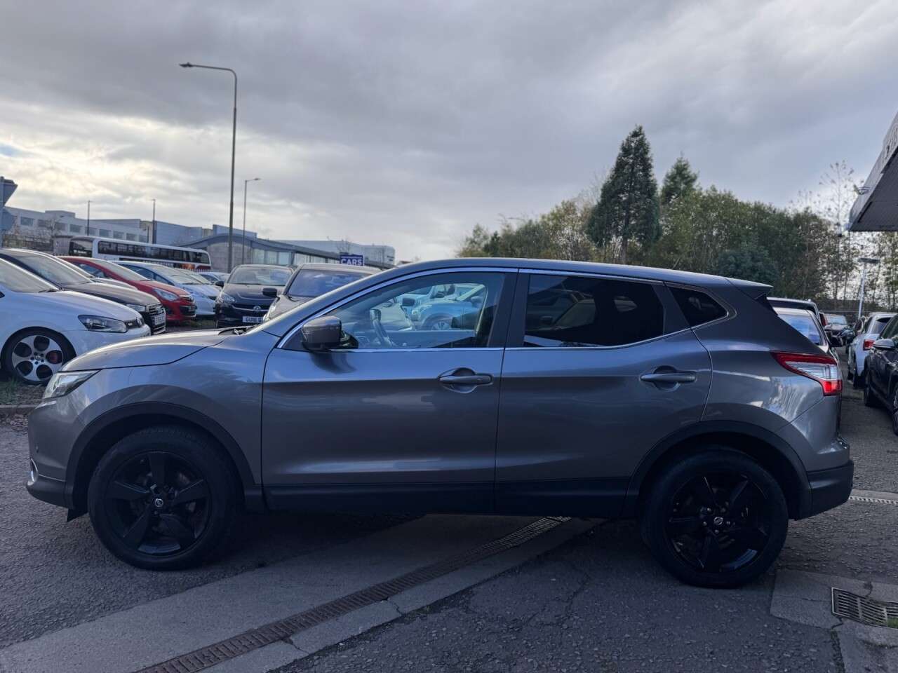 A 2015 NISSAN QASHQAI 1.5 dCi n-tec SUV 5dr Diesel Manual 2WD Euro 5 (s/s) (110 ps) A 2015 NISSAN QASHQAI 1.5 dCi n-tec SUV 5dr Diesel Manual 2WD Euro 5 (s/s) (110 ps)