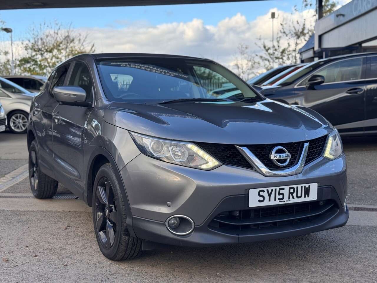 A 2015 NISSAN QASHQAI 1.5 dCi n-tec SUV 5dr Diesel Manual 2WD Euro 5 (s/s) (110 ps) A 2015 NISSAN QASHQAI 1.5 dCi n-tec SUV 5dr Diesel Manual 2WD Euro 5 (s/s) (110 ps)