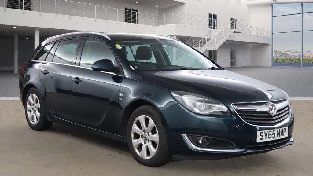 A 2015 VAUXHALL INSIGNIA 2.0 CDTi SRi Nav Sports Tourer 5dr Diesel Auto Euro 5 (163 ps) A 2015 VAUXHALL INSIGNIA 2.0 CDTi SRi Nav Sports Tourer 5dr Diesel Auto Euro 5 (163 ps)