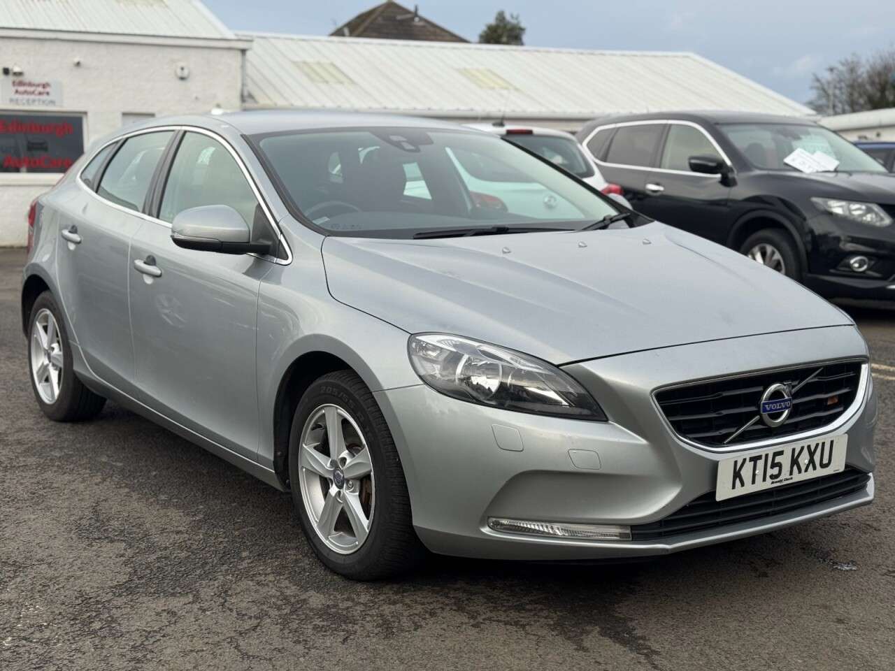 A 2015 VOLVO V40 2.0 D3 SE Nav Hatchback 5dr Diesel Manual Euro 6 (s/s) (150 ps) A 2015 VOLVO V40 2.0 D3 SE Nav Hatchback 5dr Diesel Manual Euro 6 (s/s) (150 ps)