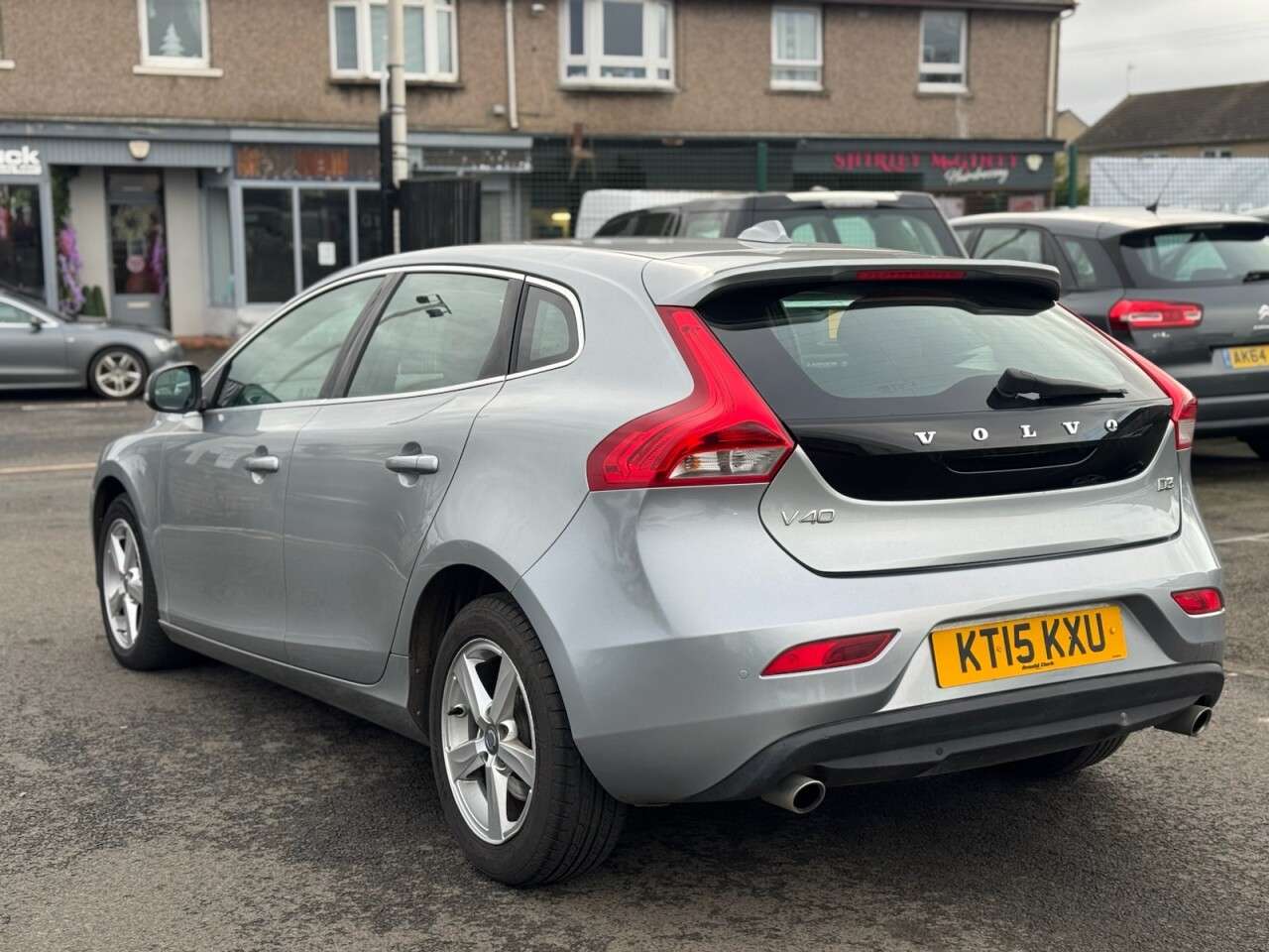 2015 VOLVO V40 2015 VOLVO V40