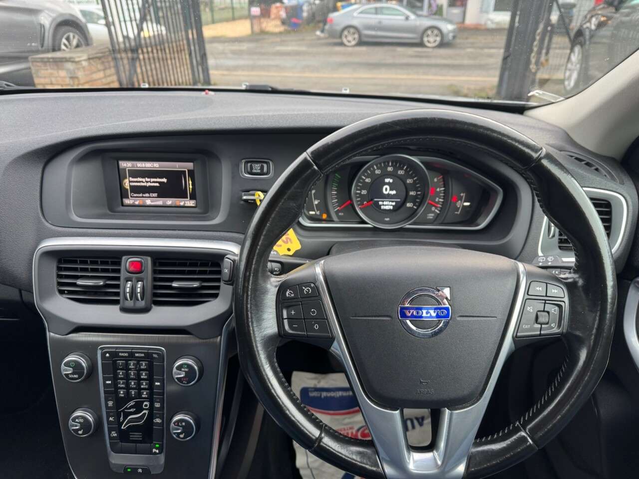 2015 VOLVO V40 2015 VOLVO V40