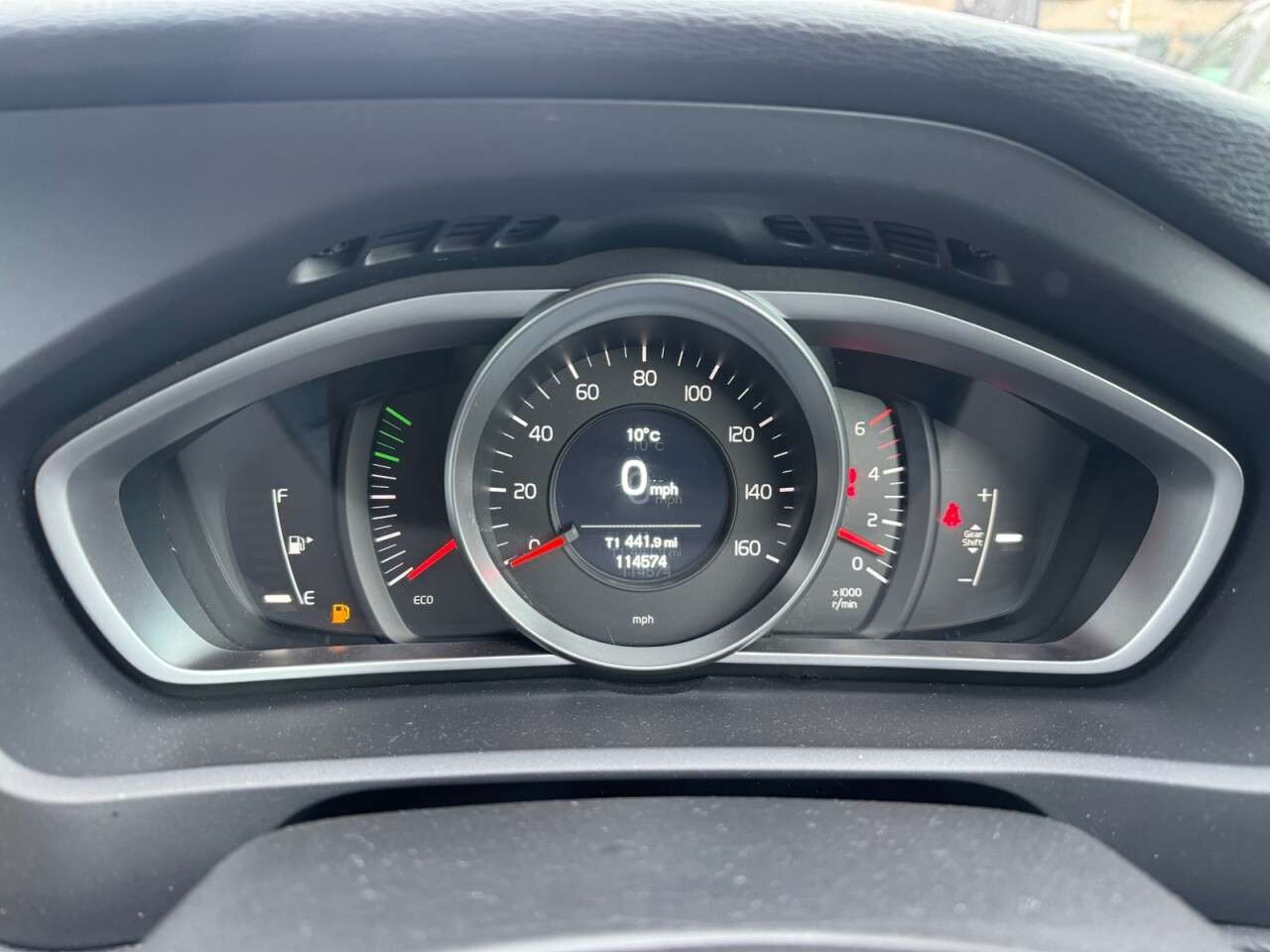 2015 VOLVO V40 2015 VOLVO V40